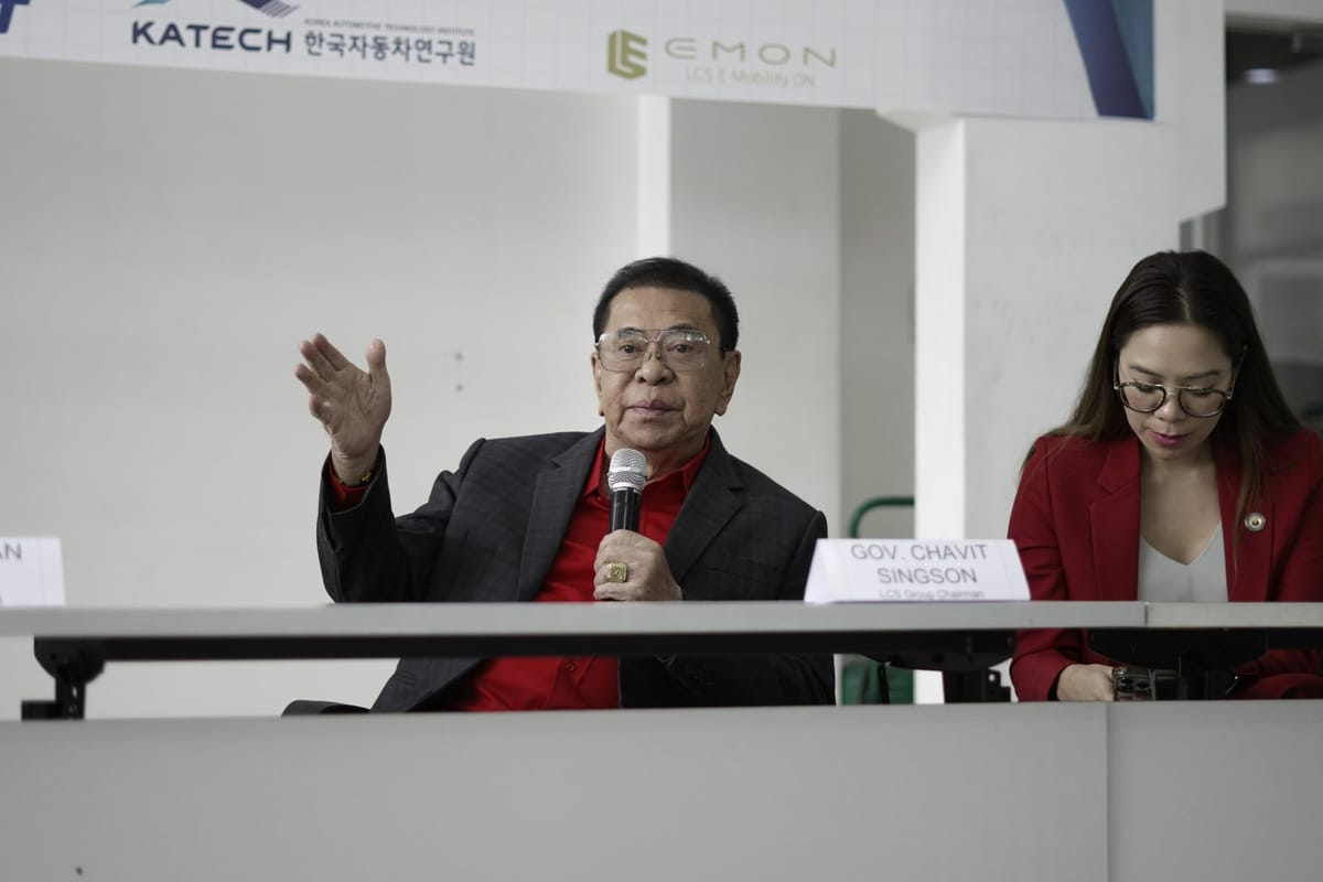 Chavit Singson inireklamo ng patung-patong na kaso ng plunder, graft sa Ombudsman