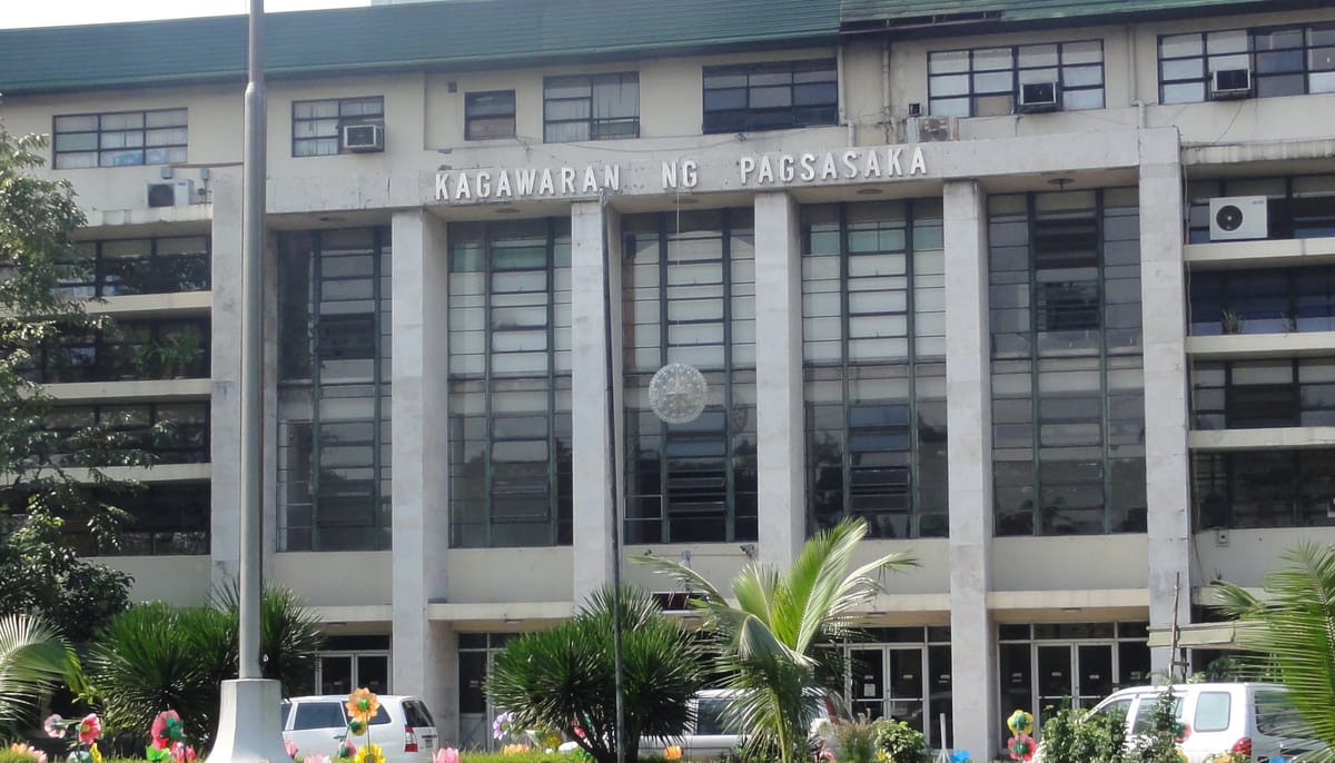 Ex-Agriculture chief sounds alarm over DA procurement system for fertilizers, seeds, and farm Inputs