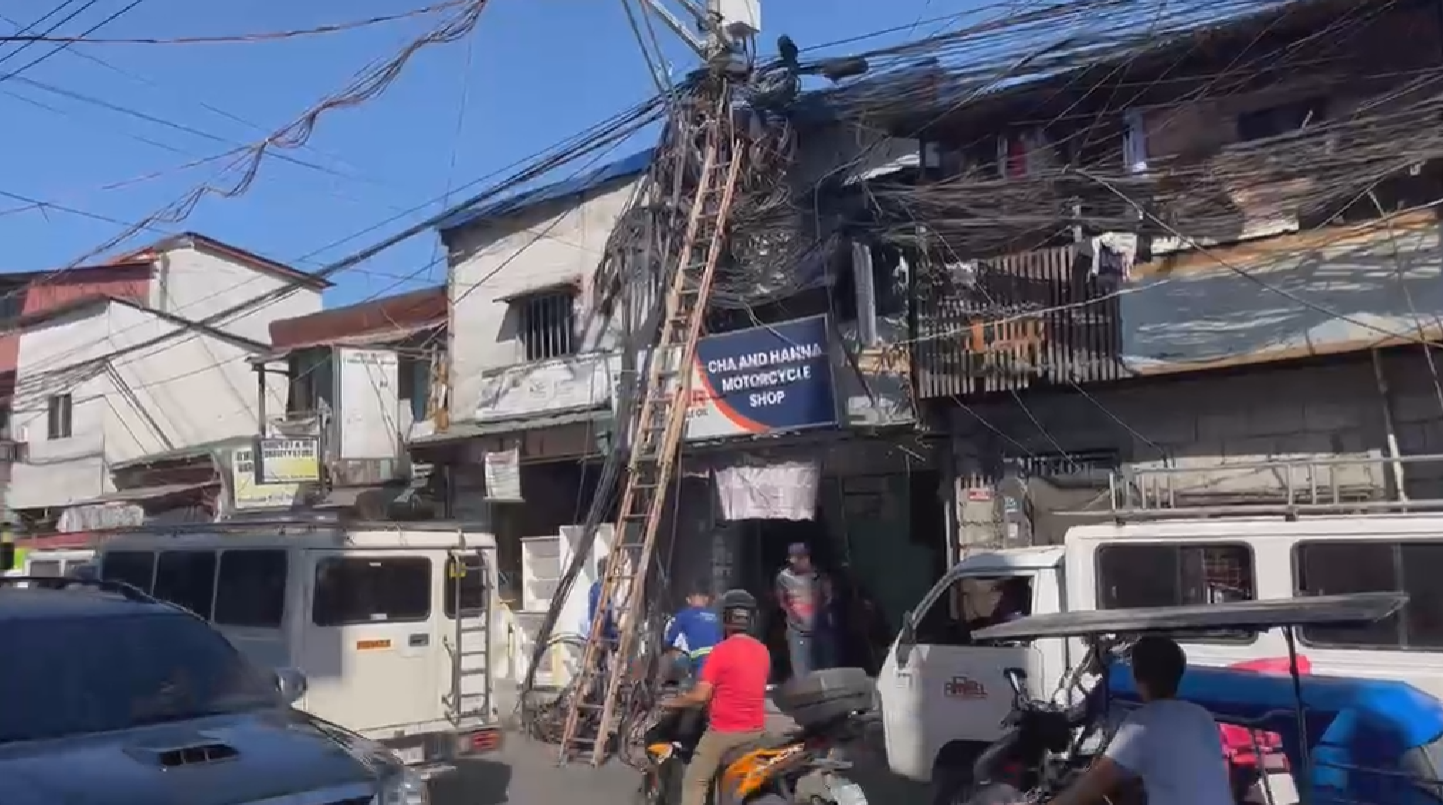 Brgy. Pinagbuhatan sa Pasig, isang linggong walang internet dahil sa natumbang poste ng Meralco