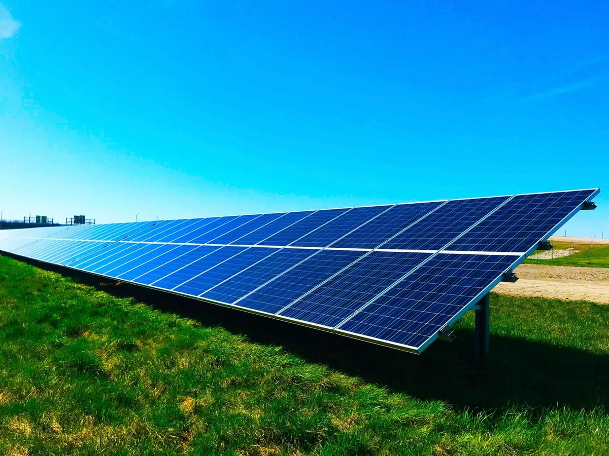 Solar panels sa Britain nag-overheat dahil sa sobrang init