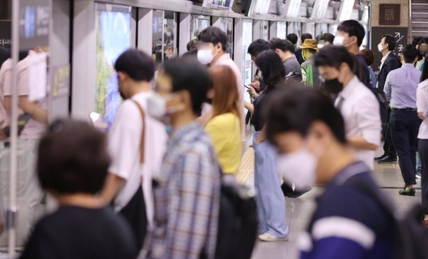 COVID-19 surges in South Korea; masks, testing kits back on shopping lists