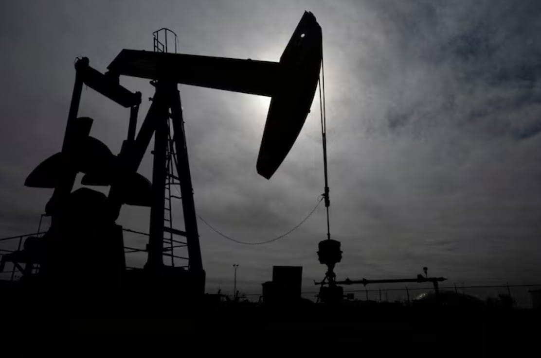 Oil prices rise above $1 as US-Iran strikes continue