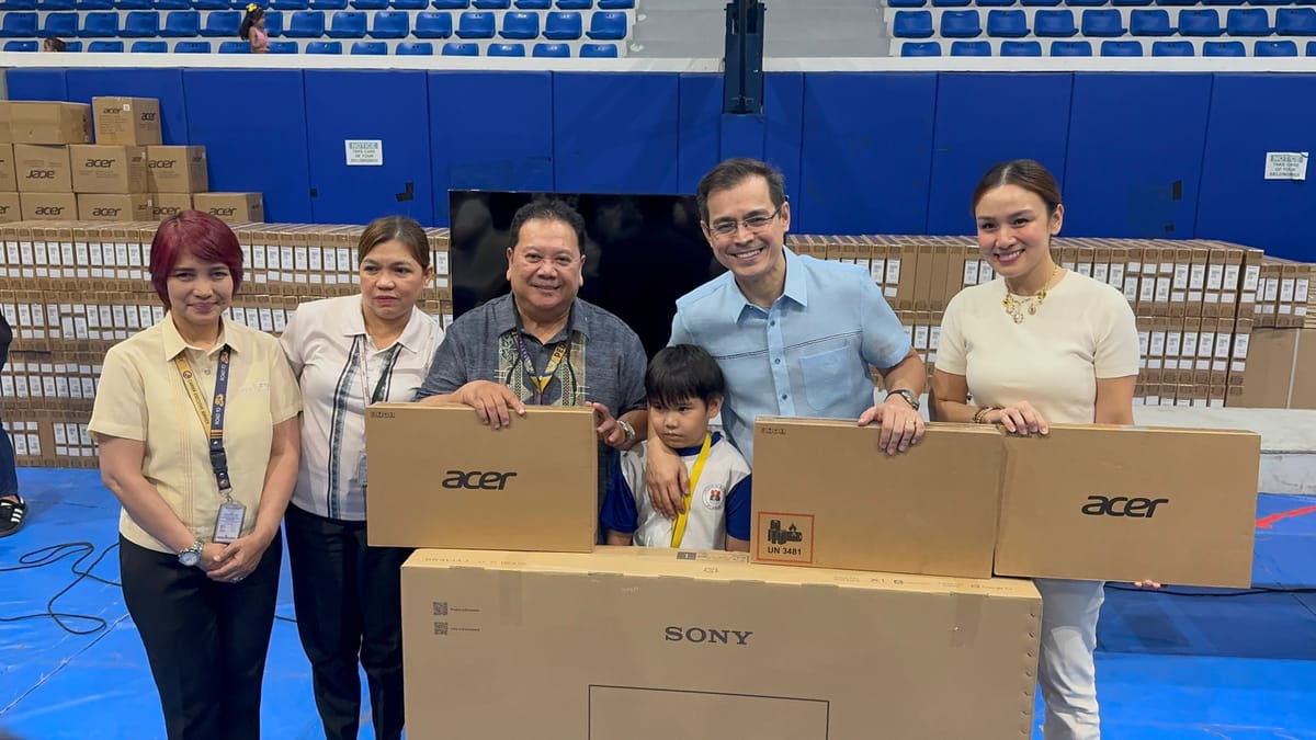Isko Moreno rolls out ‘One Smart TV=One Classroom’ project, leads turnover of Smart TVs, laptops to Manila public schools