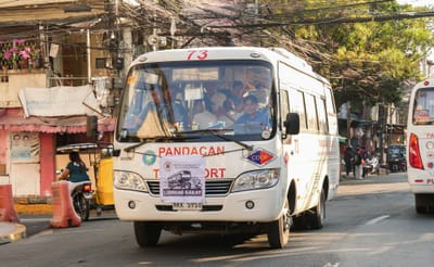 Isko Moreno tips his hat to Manila’s jeepney drivers as Libreng Sakay heads into second week
