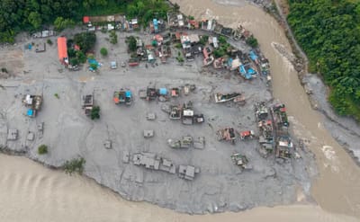 Nepal disaster a climate ‘warning signal’: foreign minister