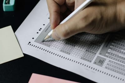 Study finds AI boosts homework grades, but hurts exam scores