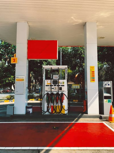 Oil prices retreat as markets welcome US-Iran talks